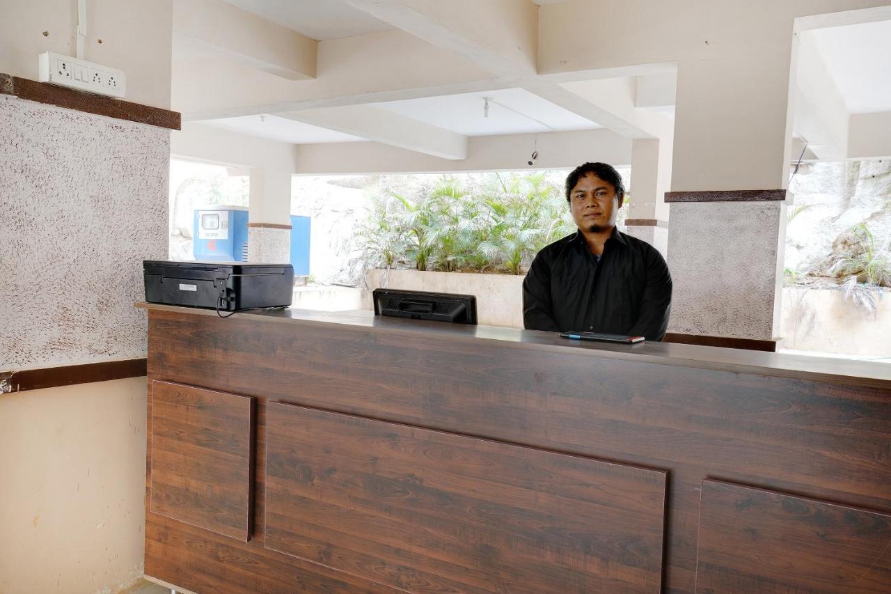 Oyo 41102 Hyderabad Elite Hotel Haidar Sahibguda Luaran gambar